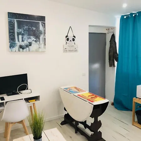 Apartamento 2 Pièces renové au centre NICE place GARILABI PORT Niza