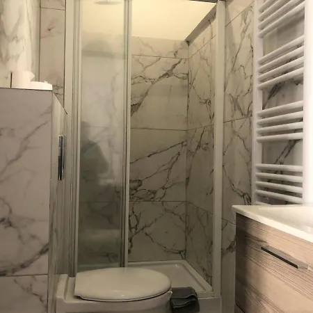 Apartamento 2 Pièces renové au centre NICE place GARILABI PORT *