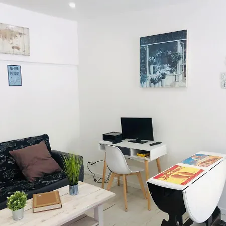 2 Pièces renové au centre NICE place GARILABI PORT Apartamento Niza